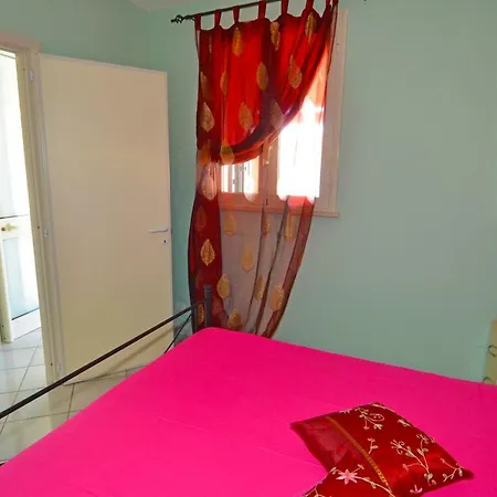 Ginestra 8 Apartman
