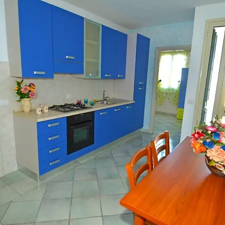 Ginestra 8 Apartman *
